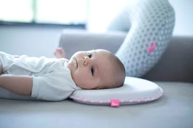 Motherhood, Płotek Niebieski, ergonomiczna poduszka stabilizująca dla niemowląt
